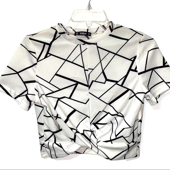SHEIN Tops - SHEIN Cropped Twist Shirt Size Small NWOT